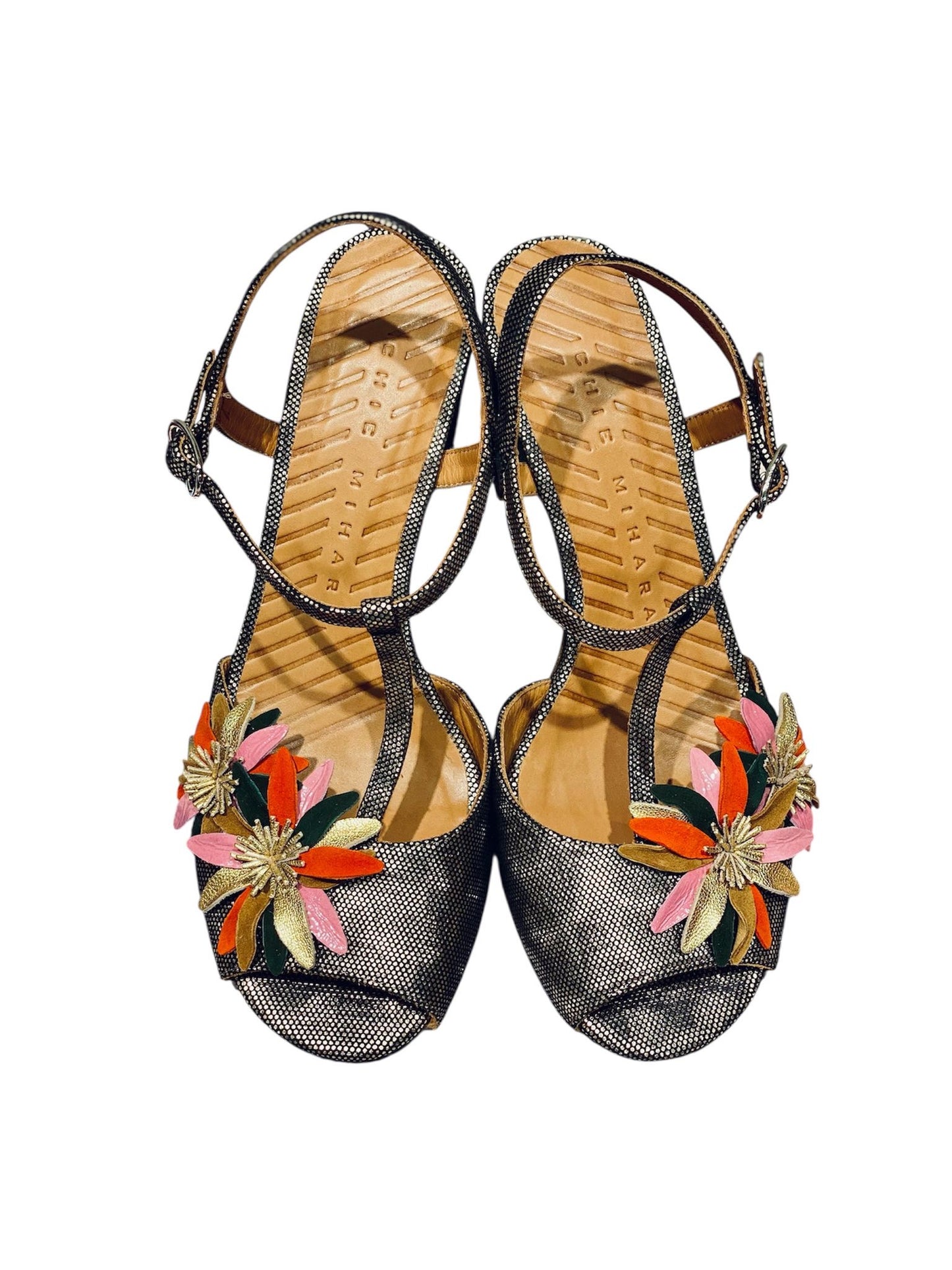 Chie Mihara sandalo oro fiori