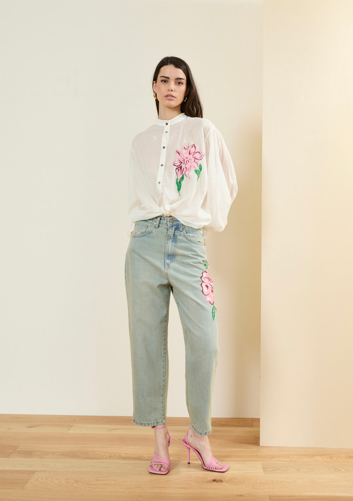 Souvenir Pantalone jeans con fiore dipinto