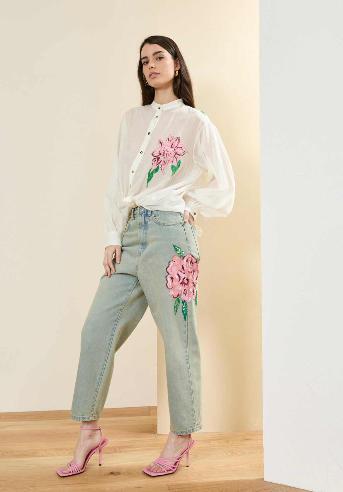 Souvenir Pantalone jeans con fiore dipinto