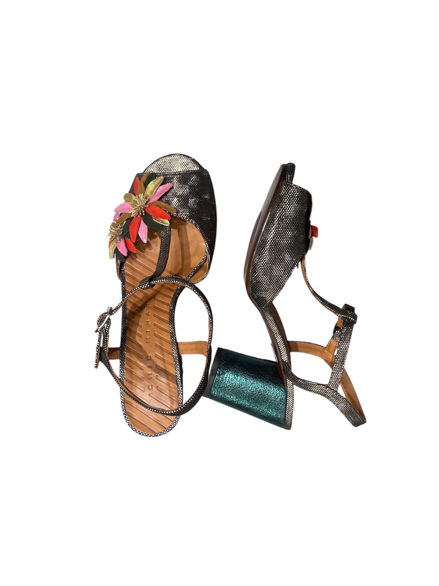 Chie Mihara sandalo oro fiori