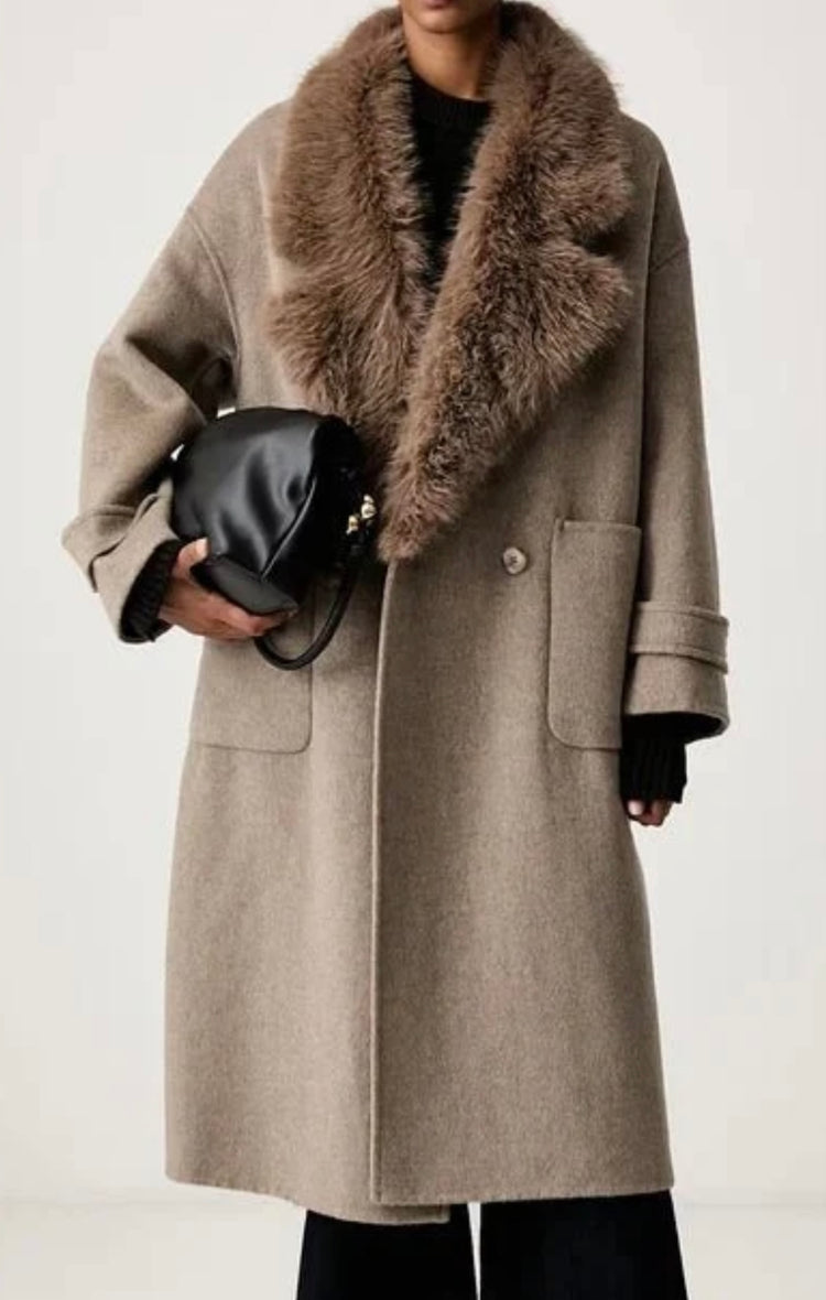 Vicolo - HAND MADE - Cappotto doppiopetto pelliccia rimovibile.