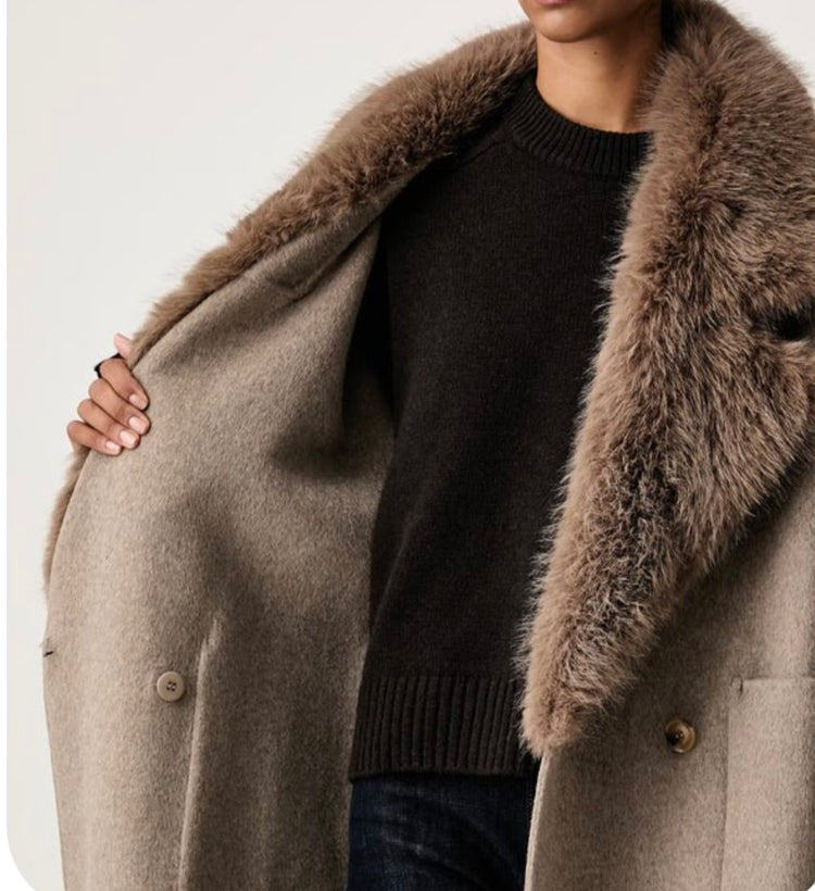 Vicolo - HAND MADE - Cappotto doppiopetto pelliccia rimovibile.